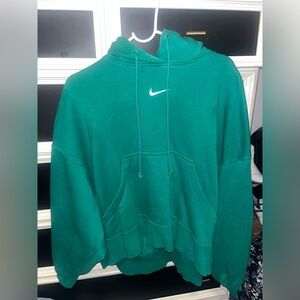 Nike Women’s Green Pullover with draw string and pocket